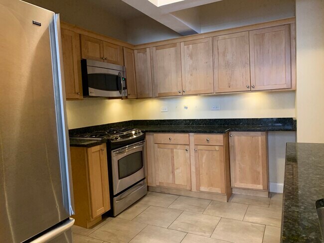 Foto del edificio - 2600 N Lakeview Ave