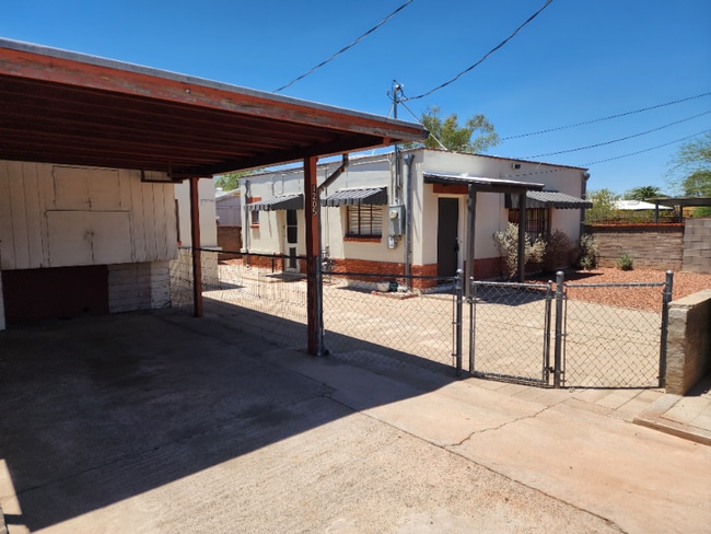 Building Photo - 1207 N Palo Verde Blvd