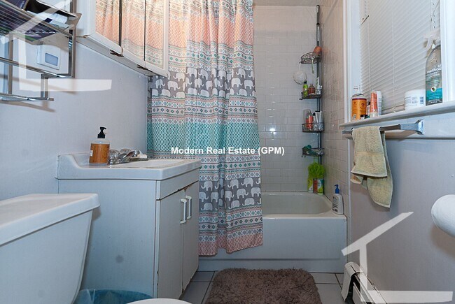 Foto del edificio - Check out this 2 bed 1 bath in Brighton...