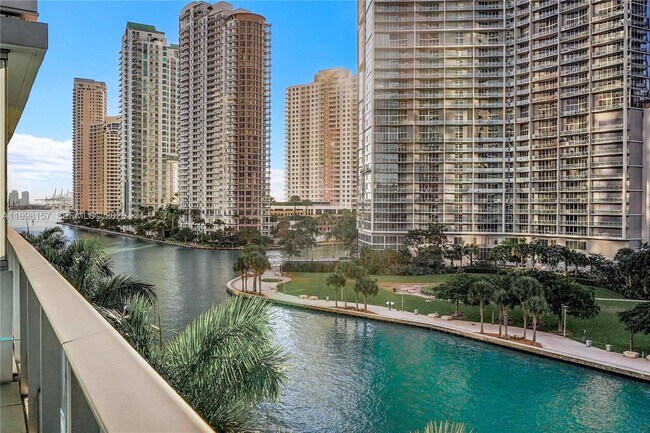 Building Photo - 200 Biscayne Blvd Way