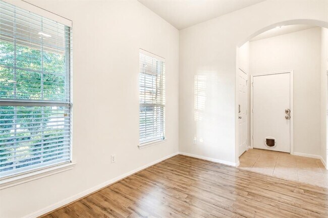 Foto del edificio - 1180 Arbor Knot Dr