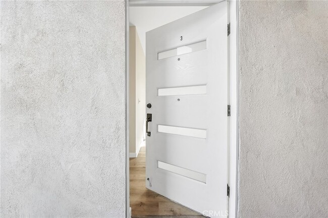 Building Photo - 1002 E 33rd St