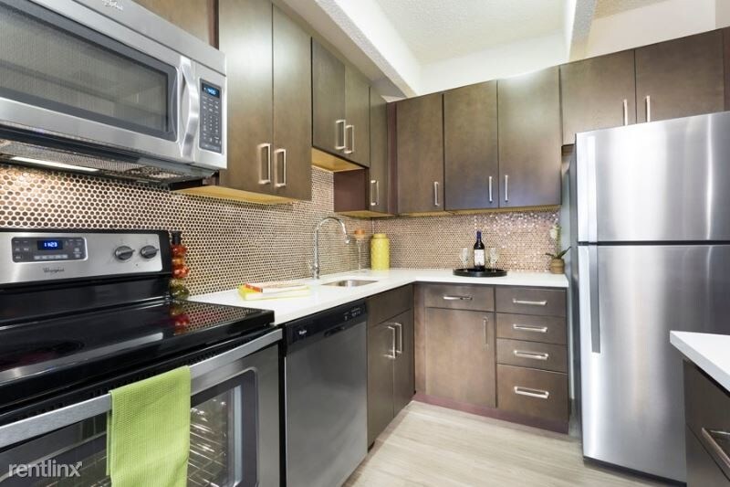 Foto principal - 1044 N Downing St