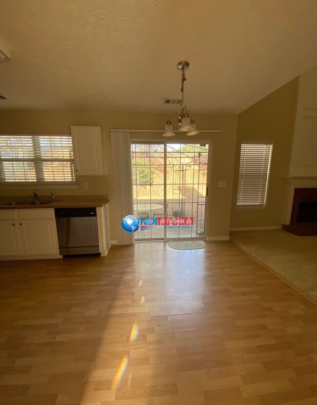 Foto del edificio - Spacious 2-story house in the BROOKWOOD cl...