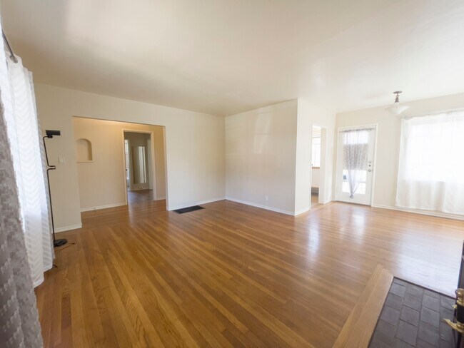 Entry into Living room, back door to yard - 1914 Haste St