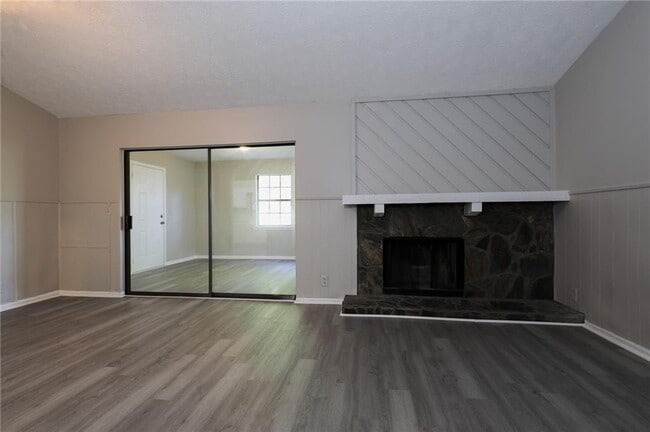 Building Photo - 3069 Caliente Ln