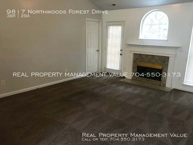 Foto del edificio - 9817 Northwoods Forest Dr