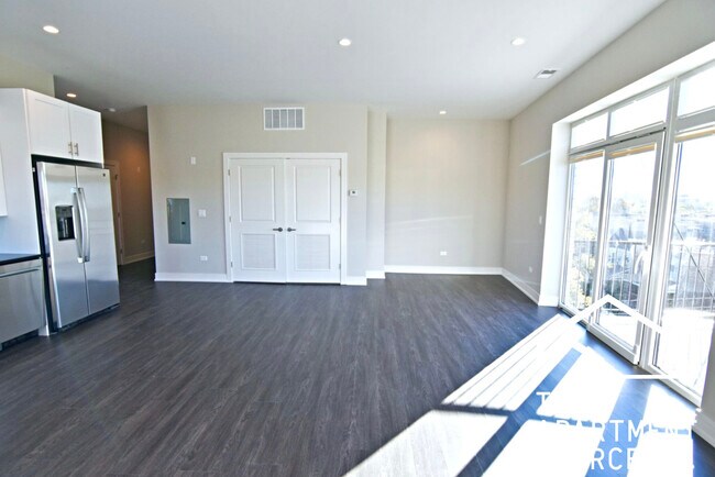 Foto del edificio - 1730 W Greenleaf Ave