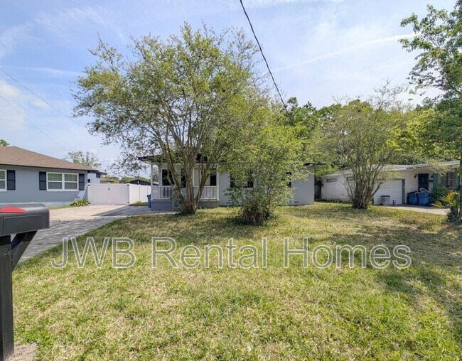 Foto del edificio - 5739 Bree Rd