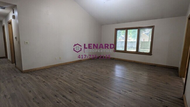 Foto del edificio - Beautiful and Spacious 3 Bedroom House!