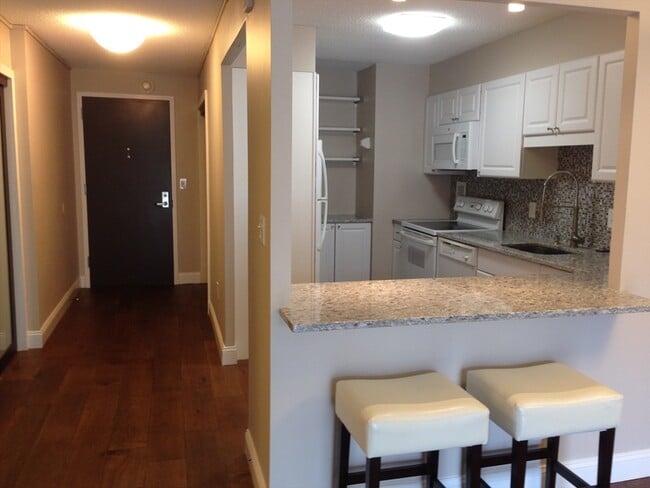 Building Photo - 45 Longwood Ave