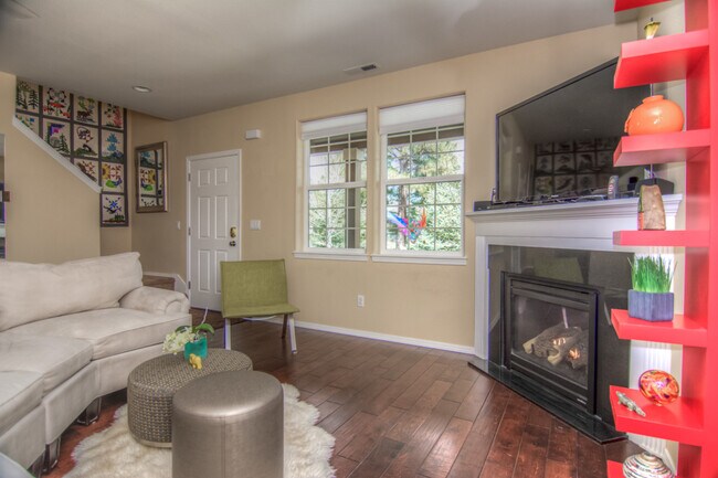 Foto del edificio - Beautiful 4-Bdr Craftsman with Mt. Views i...