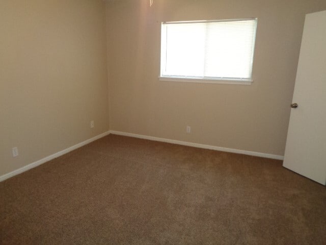 Building Photo - 802 Baltic Ln