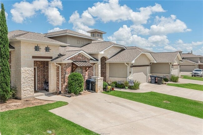 Building Photo - 4334 Dawn Lynn Dr