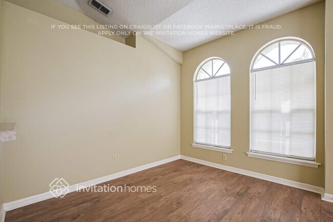 Foto del edificio - 7641 Pine Nest Ct