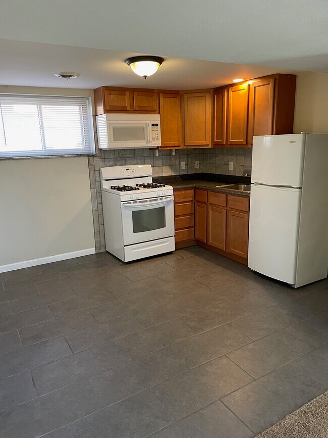 Building Photo - 1223 Elm Dr