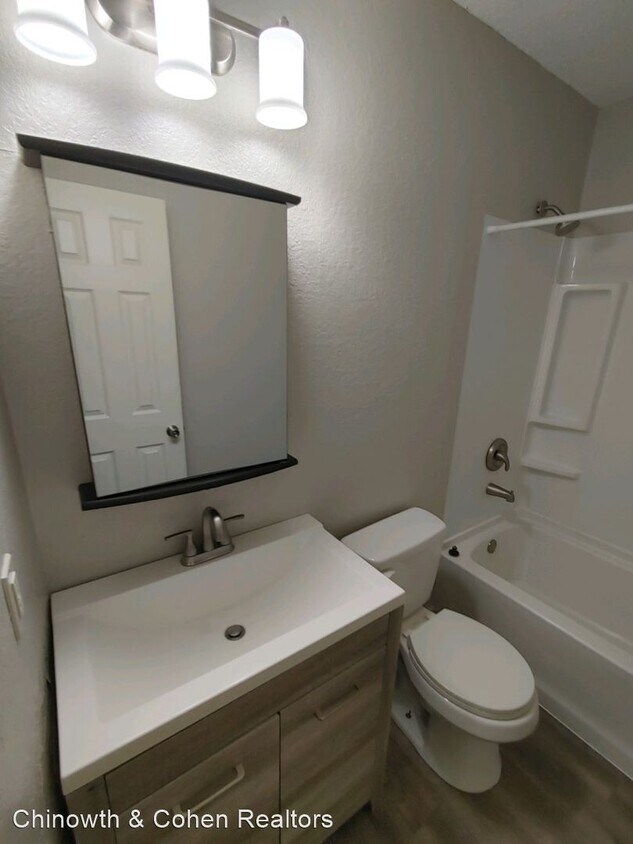 Building Photo - 3 br, 1.5 bath House - 11627 E 36th St