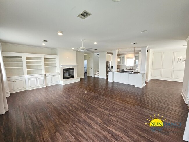 Building Photo - 360 Tradewinds Dr
