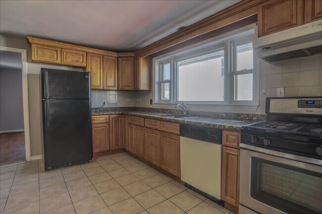 Foto del edificio - 125 Laidlaw Ave