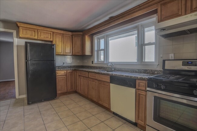 Building Photo - 125 Laidlaw Ave