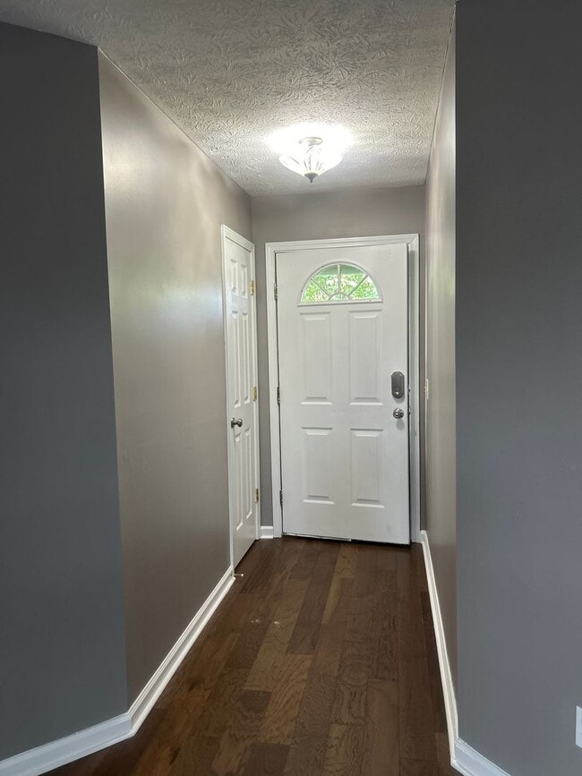 Building Photo - 3 bd 2 ba home on a cul de sac