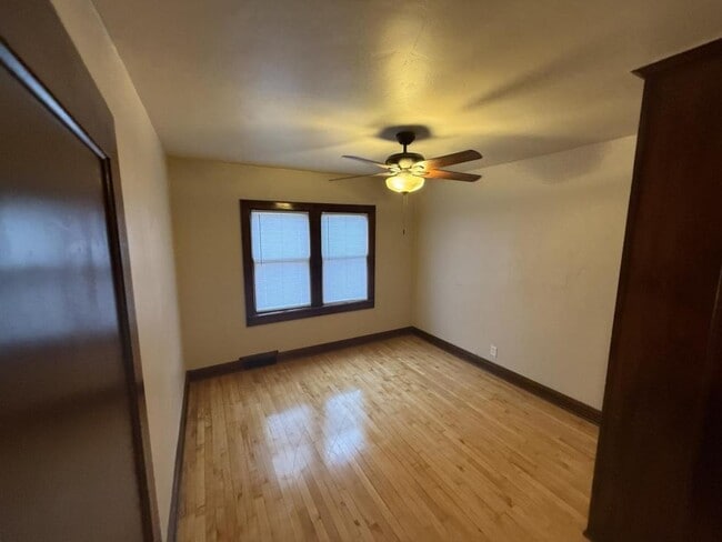 Building Photo - 506 Howard St