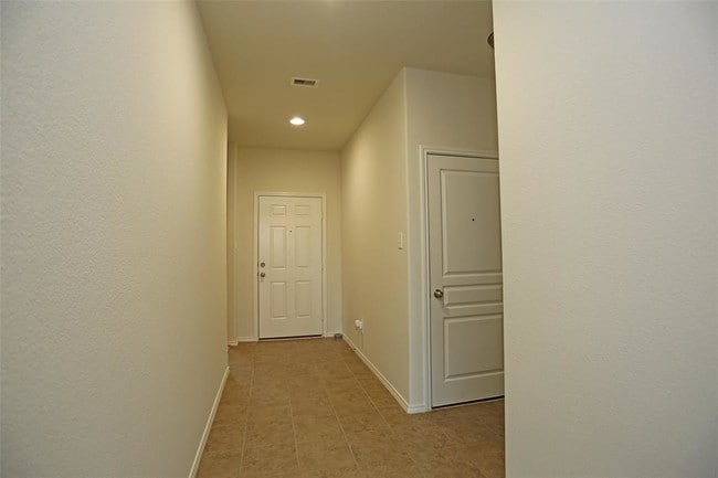 Building Photo - 8111 Jasmine Ct