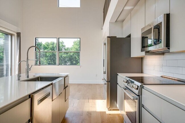 Foto del edificio - 1260 Martin St