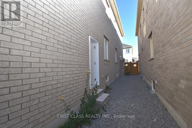 Building Photo - 206 Fallharvest Wy