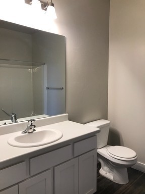 Building Photo - Beautiful Edge Condo