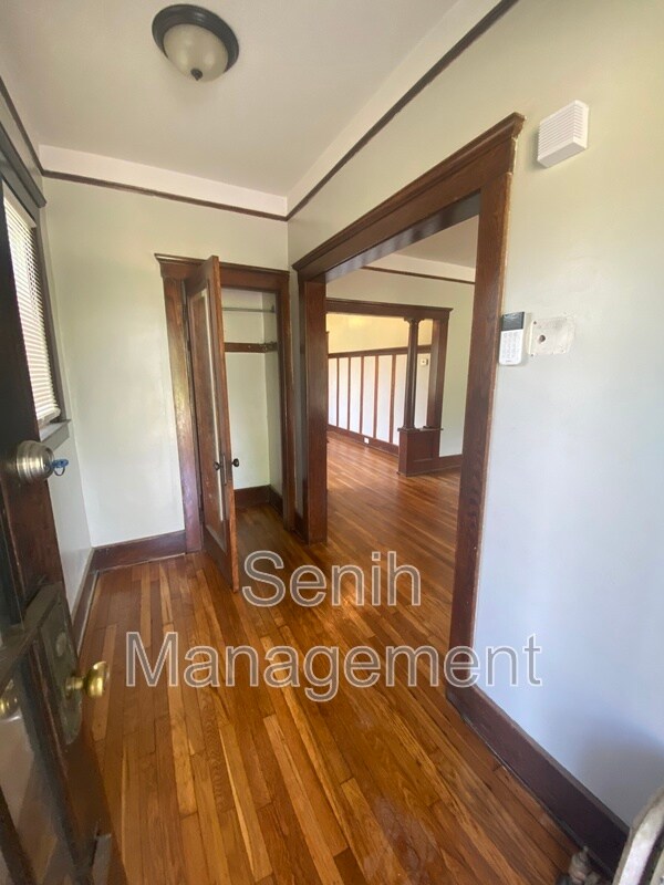 Foto del edificio - 1493 W Grand Blvd