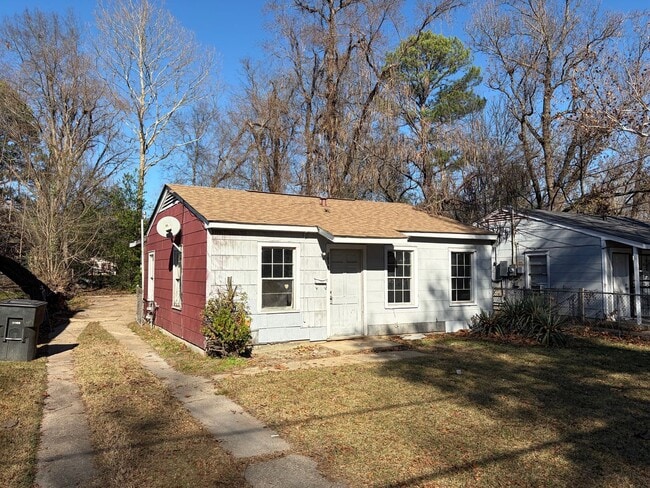 Building Photo - 3 Bedroom Caddo Heights Home