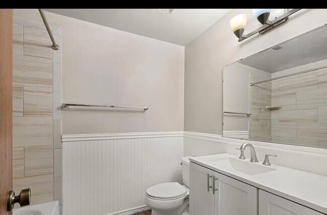 Building Photo - 206 N 72nd Ave