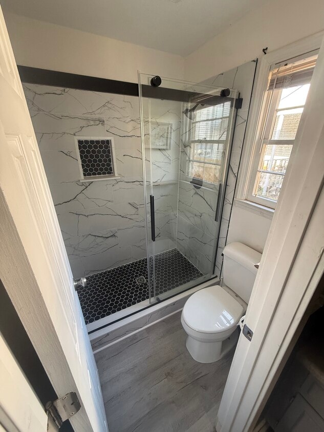 Primary Bathroom - 12 Lighthouse Dr