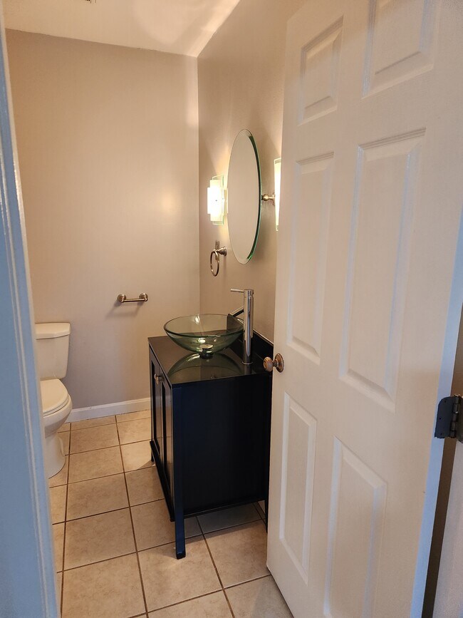 131 Fordson Ave Unit 9, Cranston, RI 02910 Condo for Rent in Cranston