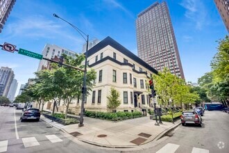 Building Photo - 103 W Chestnut St