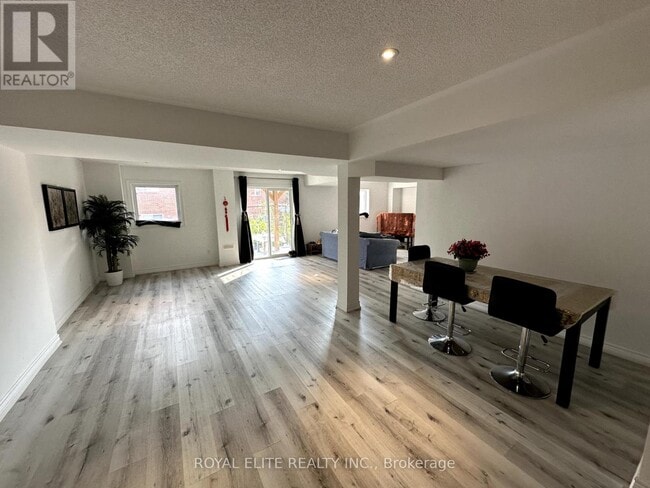 Photo du bâtiment - 196 Colesbrook Rd