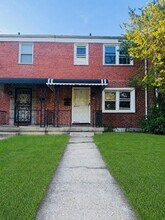 Building Photo - 818 Bradhurst Rd