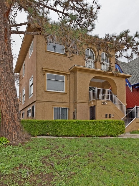 Building Photo - China Hill Triplex