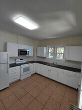 Building Photo - 138 Bullman St