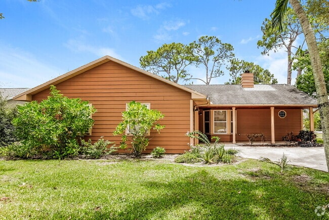 Building Photo - 222 SW Starflower Ave
