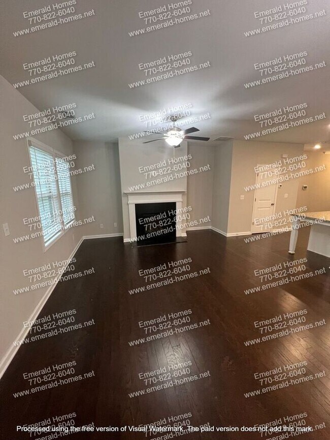 Building Photo - Beautiful 3 bedroom 2.5 townhome house in ...