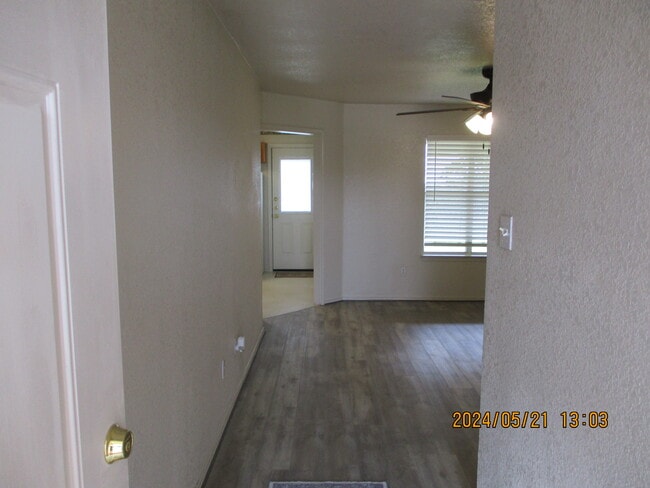 Building Photo - 179 Armadillo Ln
