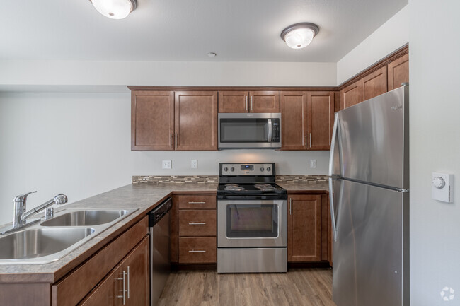 1BR, 1BA - 675SF - Kitchen - Cascade Village Apartments