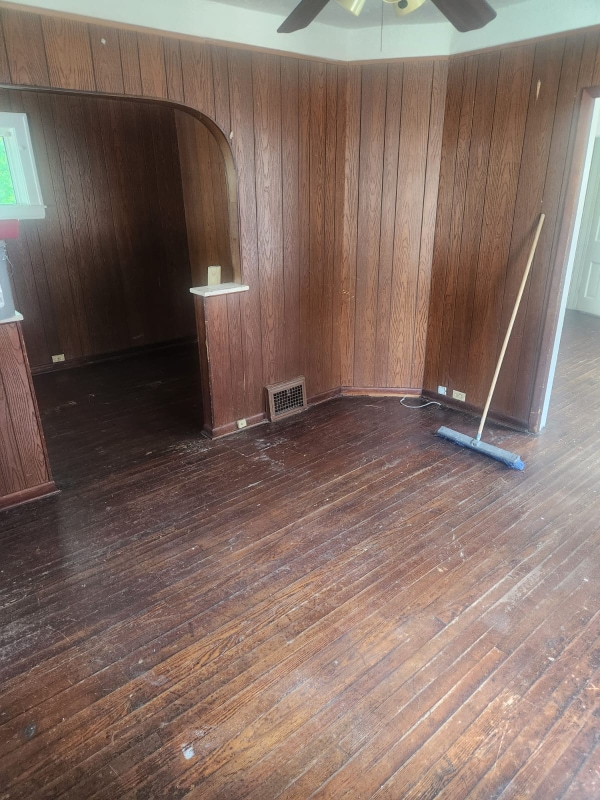 Foto del edificio - 2871 E 111th St