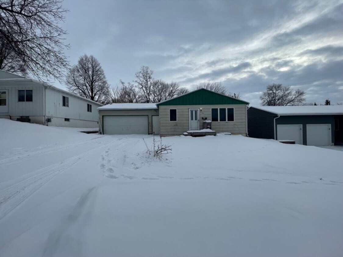 Foto principal - 1704 S Grandview Ave