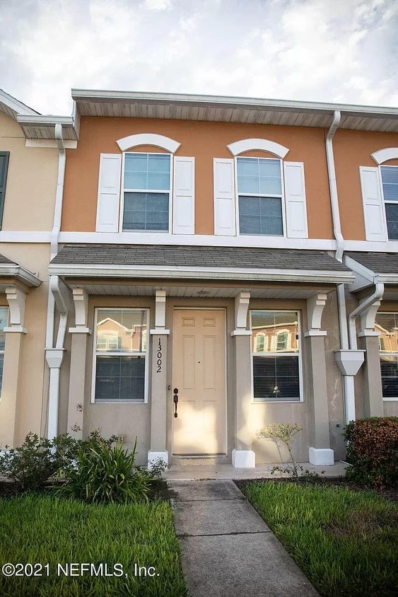 Foto principal - 13002 Sunset Lake Dr