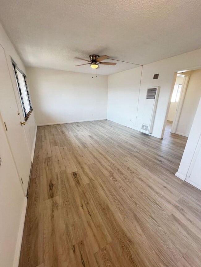 Foto del edificio - $1995 Updated Normal Heights Two Bedroom i...