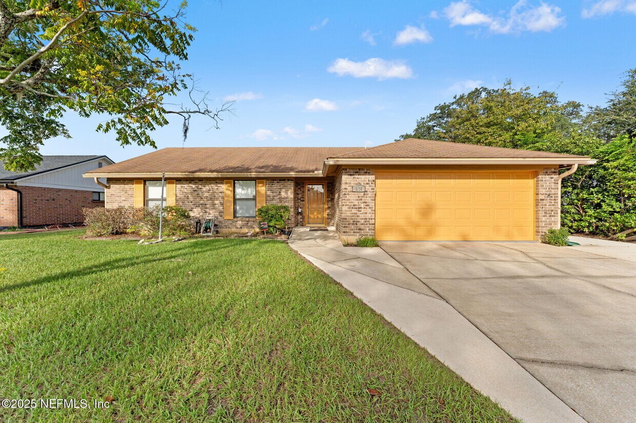 Foto principal - 8138 Corky Ln