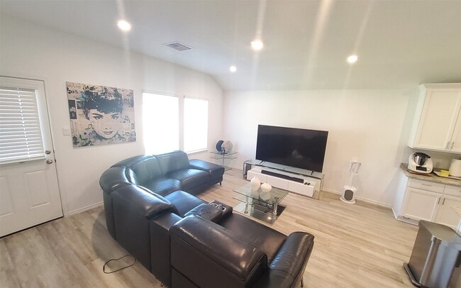 Building Photo - 31131 Delamere Turn Trl